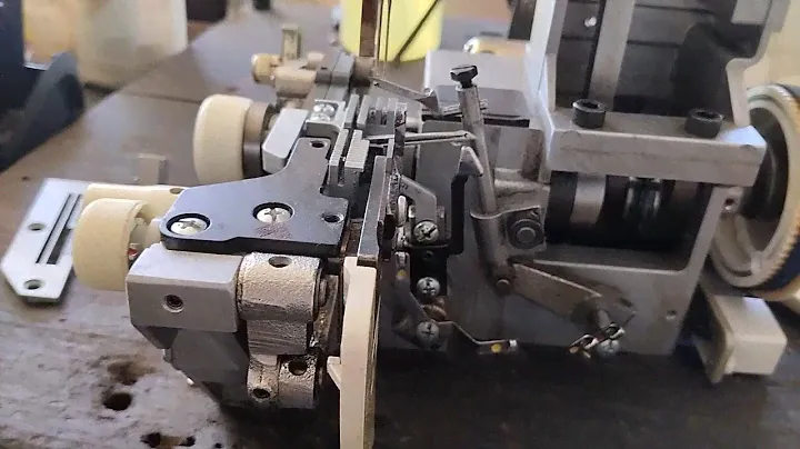 Máquina over lock Pfaff hobbylock 776. Pegada, tiempo, tensiones, enhebrado, filo navajas. 1.