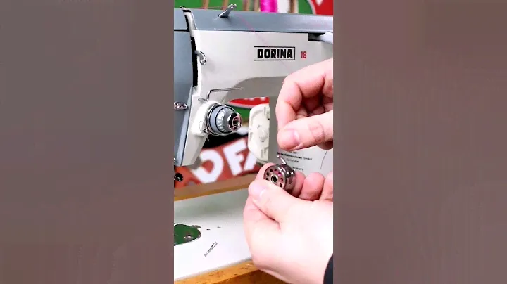 Quick Fitting a Bobbin - Bobbin Case #sewing #vintagesewing