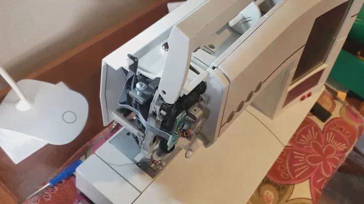 pfaff creative 2170 how to remove top cover.part 1