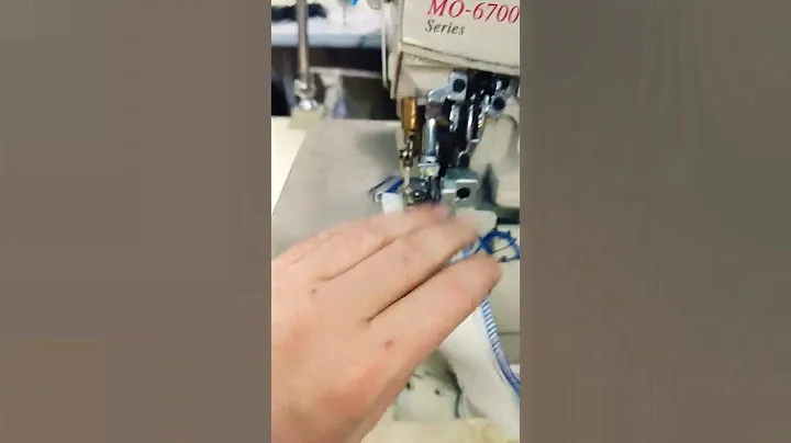 Replacing the needle bar on an industrial overlock machine 🧐🤫