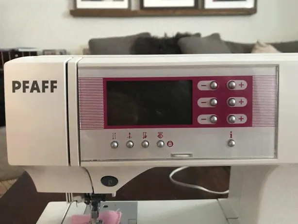 $690 · Pfaff quilt expression 2048-4
