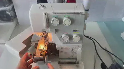 Einfädeln Pfaff Hobbylock 4752 Messer ausschalten und stichbreitenzunge bewegen