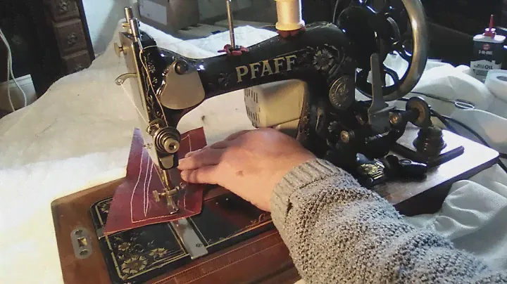VINTAGE PFAFF ,MODEL R 1907, SERIAL NUMBER 775852 SEWS LIKE NEW