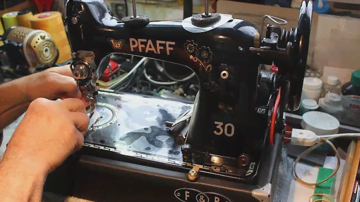 Vintage Sewing Machine - PFAFF 30