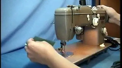 PFAFF 230 INDUSTRIAL STRENGTH SEWING MACHINE