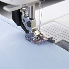 820881-096 PFAFF Лапка для квилтинга 1/4" прозрачная с направителем справа (DEGJK)